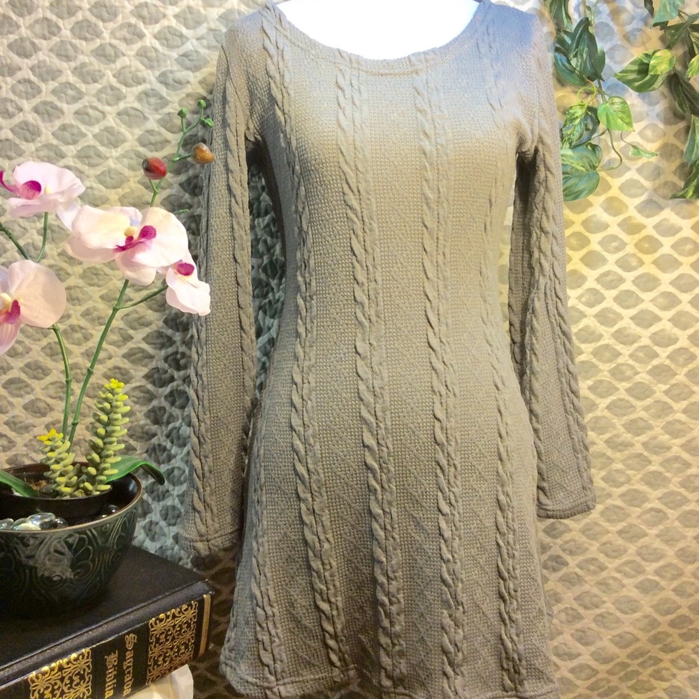 Very COMFY!! Cute knitted dress